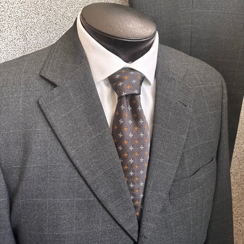 Hugo Boss Suit 38R 30x30 Gray Windowpane Einstein Wool USA Luxury Professional